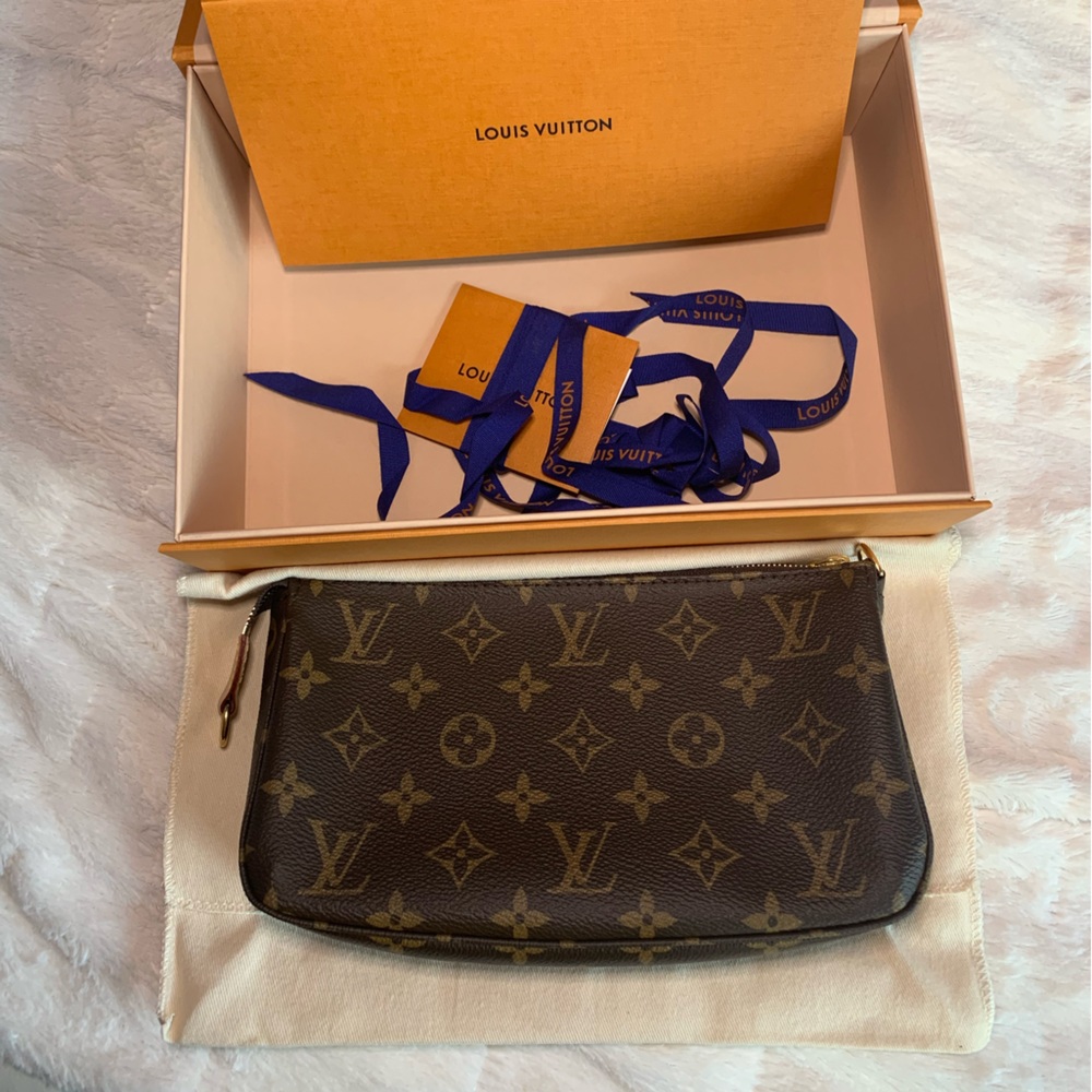 Louis Vuitton Pochette Accessories Monogram